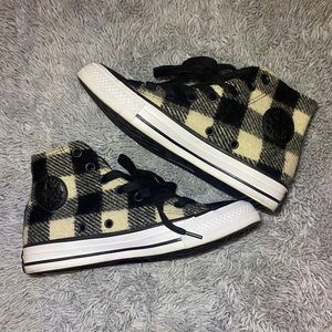 Converse Hightops Woolrich Black and White Plaid size 6 FREE SHIPPING!!